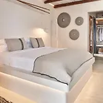 Parian Boutique נאוסה