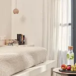 Parian Boutique מלון