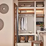 Parian Boutique מלון 4*