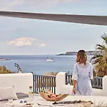 מלון Parian Boutique 4*