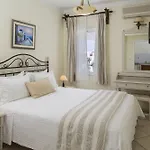 Parian Boutique 4* נאוסה