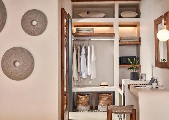 Parian Boutique Hotel 3*