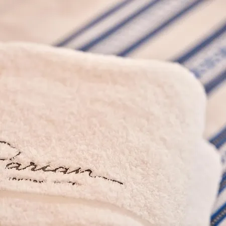 Parian Boutique Naousa (Paros)