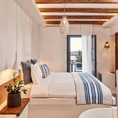 Parian Boutique Naousa (Paros)