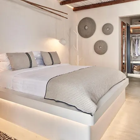 Parian Boutique Naousa (Paros)