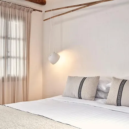 Parian Boutique 4*