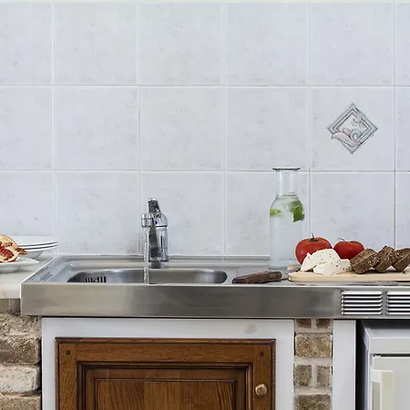 Parian Boutique Hotel 3*